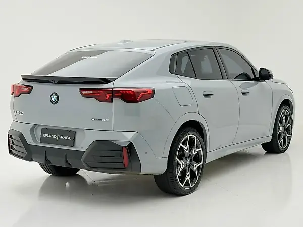 BMW Ix - Imagem 3