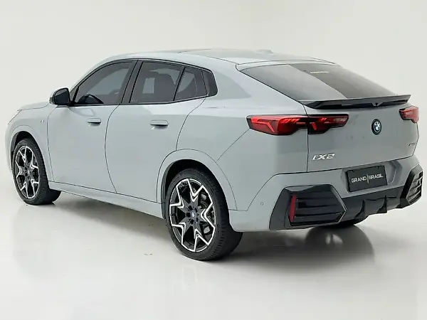 BMW Ix - Imagem 5