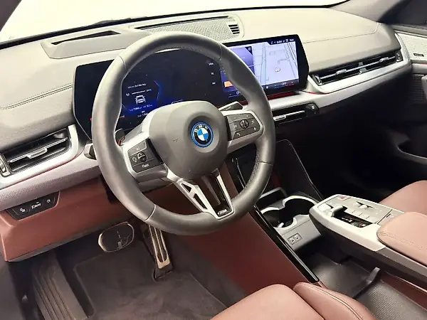 BMW Ix - Imagem 11