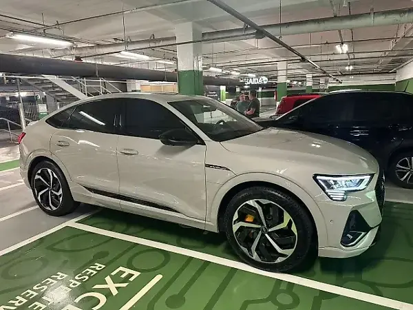 Audi E-tron Sportback - Imagem 1
