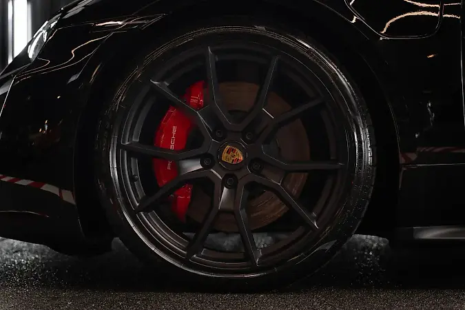 Porsche Taycan - Imagem 4