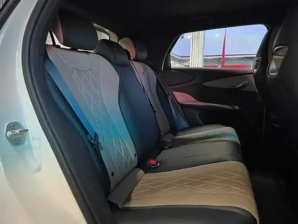 BYD Dolphin - Imagem 11