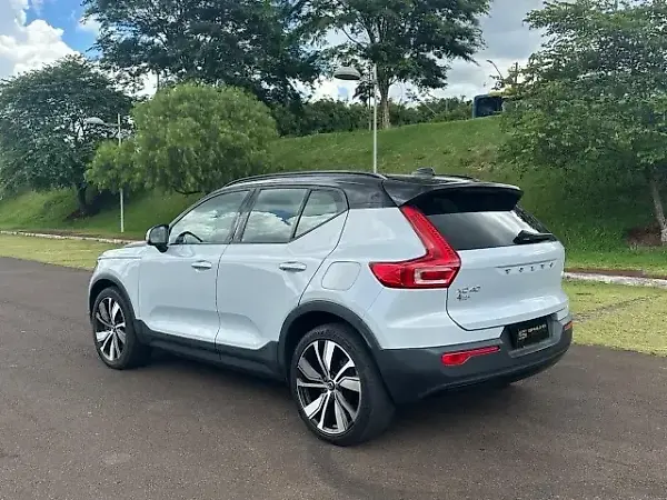 Volvo XC40 Recharge - Imagem 4