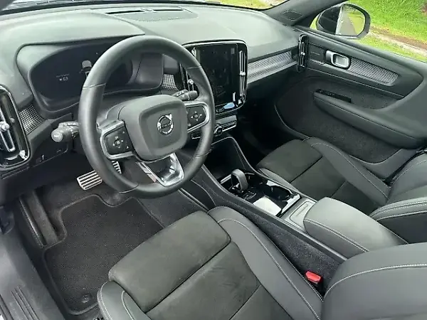 Volvo XC40 Recharge - Imagem 8