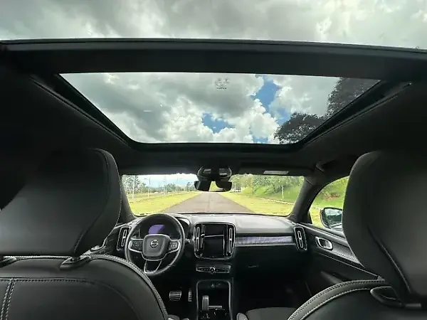 Volvo XC40 Recharge - Imagem 11
