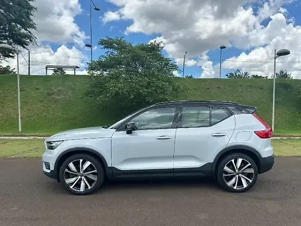 Volvo XC40 Recharge - Imagem 7