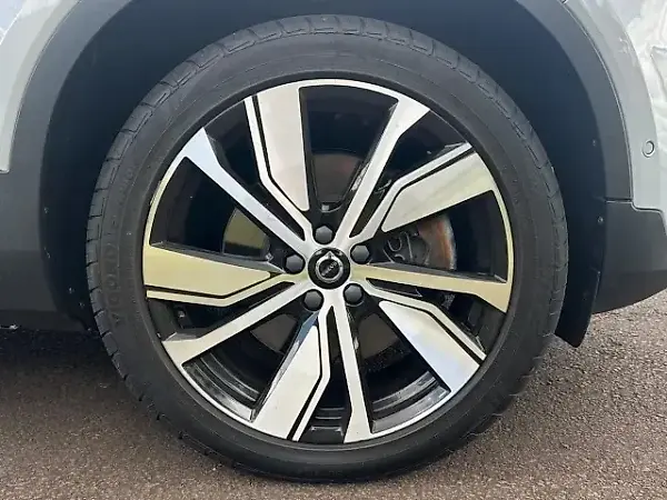 Volvo XC40 Recharge - Imagem 14