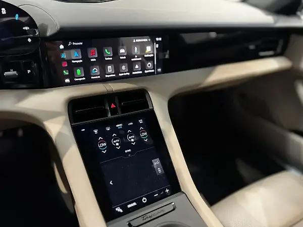 Porsche Taycan - Imagem 8