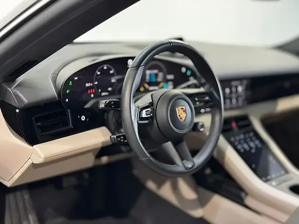 Porsche Taycan - Imagem 9