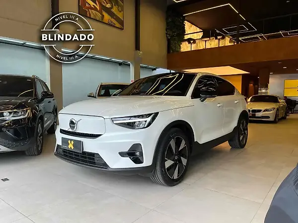 Volvo C40 Recharge - Imagem 1