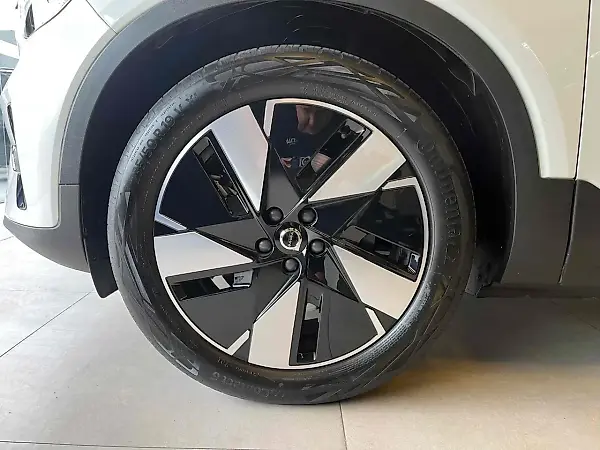 Volvo C40 Recharge - Imagem 10