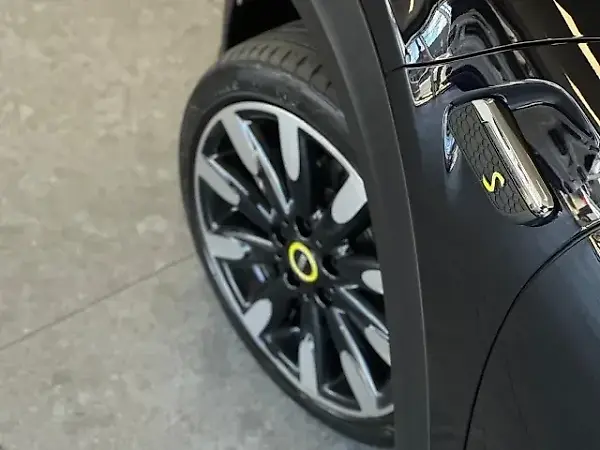 Mini Cooper SE - Imagem 8
