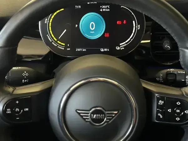 Mini Cooper SE - Imagem 12