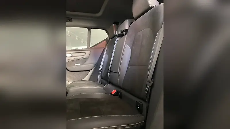 Volvo XC40 Recharge - Imagem 12