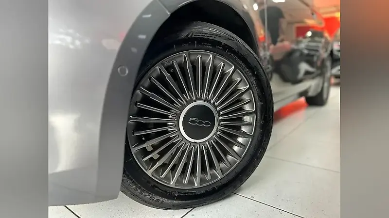 Fiat 500e - Imagem 8