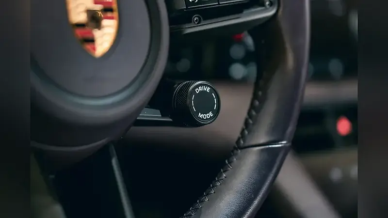 Porsche Taycan - Imagem 17