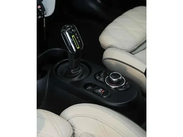 Mini Cooper SE - Imagem 12