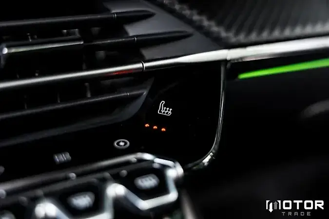 Peugeot E-2008 - Imagem 8