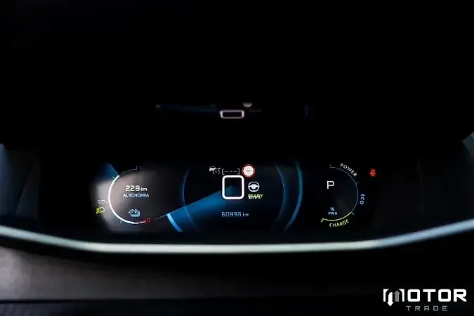Peugeot E-2008 - Imagem 9