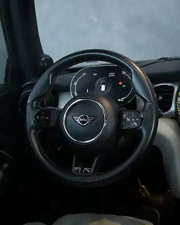 Mini Cooper SE - Imagem 12