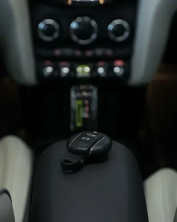 Mini Cooper SE - Imagem 18