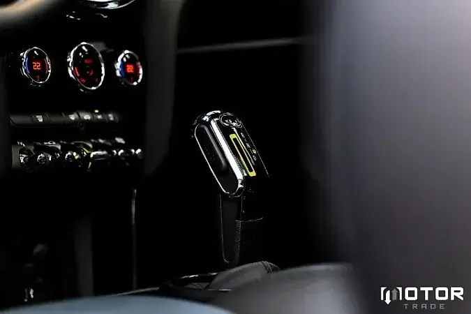 Mini Cooper SE - Imagem 13