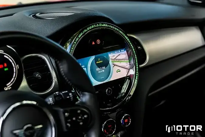 Mini Cooper SE - Imagem 15