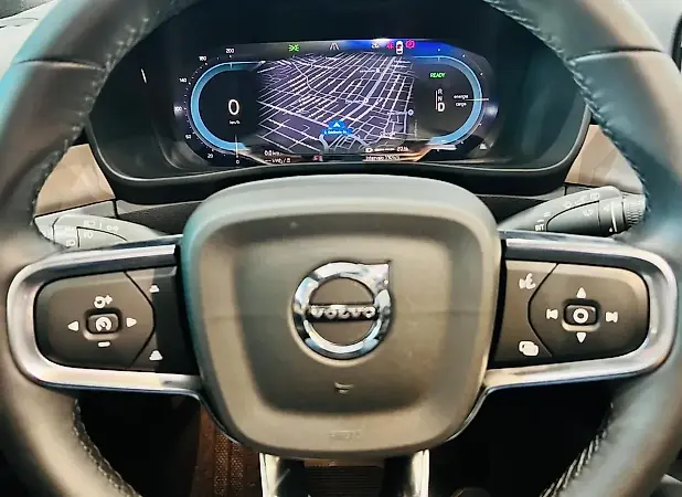 Volvo EX40 - Imagem 7