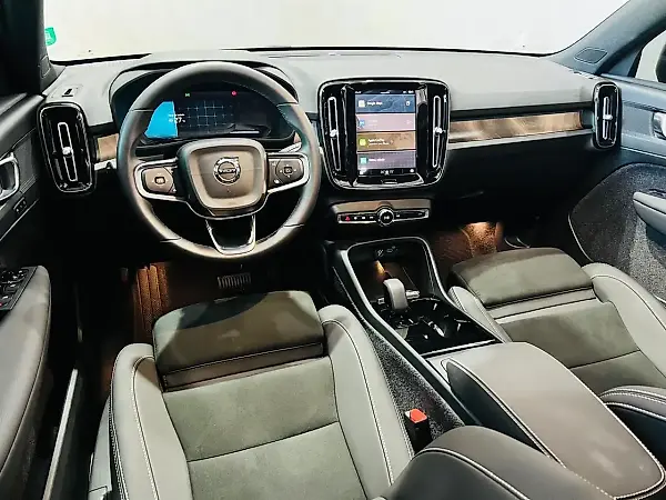 Volvo EX40 - Imagem 11
