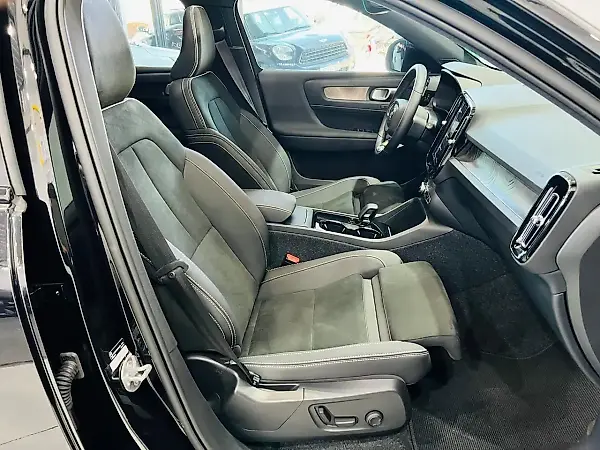 Volvo EX40 - Imagem 12