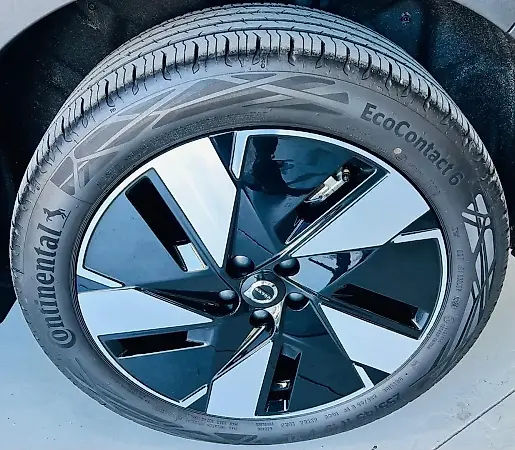 Volvo EX40 - Imagem 19