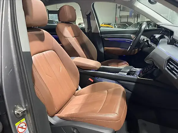 Audi E-tron Sportback - Imagem 13
