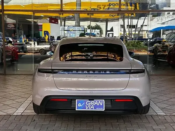 Porsche Taycan - Imagem 6