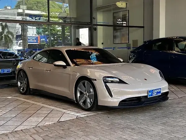 Porsche Taycan - Imagem 3