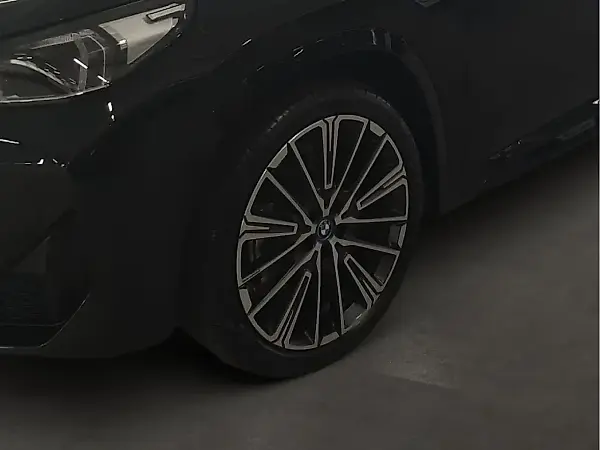 BMW IX1 - Imagem 5