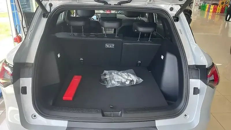 Chevrolet Captiva EV - Imagem 11