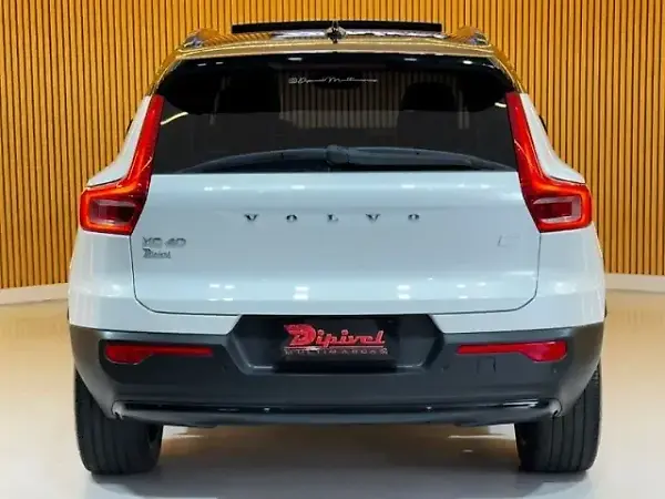 Volvo XC40 Recharge - Imagem 6