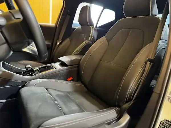 Volvo XC40 Recharge - Imagem 9
