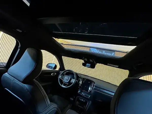 Volvo XC40 Recharge - Imagem 13