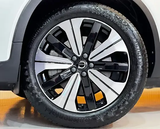 Volvo XC40 Recharge - Imagem 9