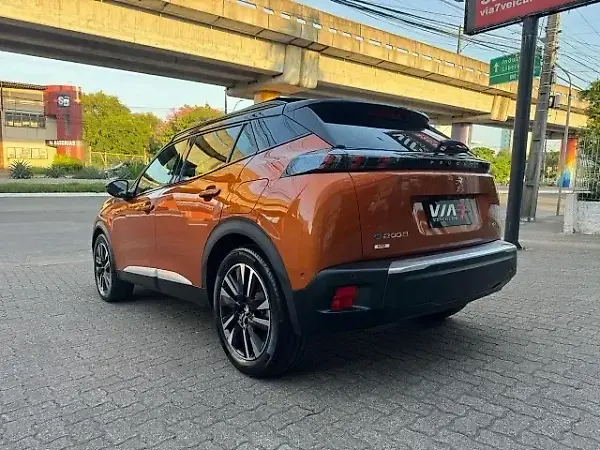 Peugeot E-2008 - Imagem 8