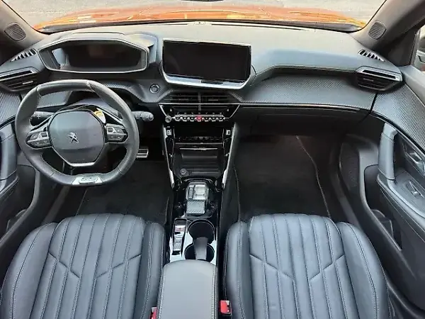 Peugeot E-2008 - Imagem 13