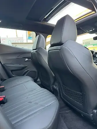 Peugeot E-2008 - Imagem 12