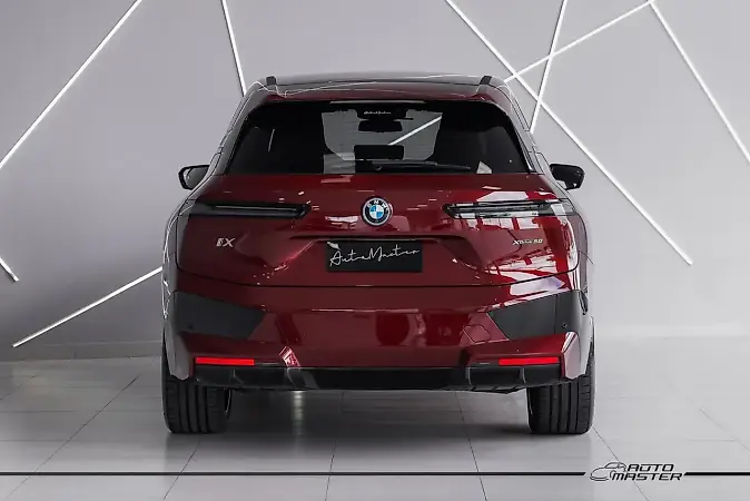 BMW Ix - Imagem 4