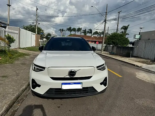 Volvo XC40 Recharge - Imagem 1