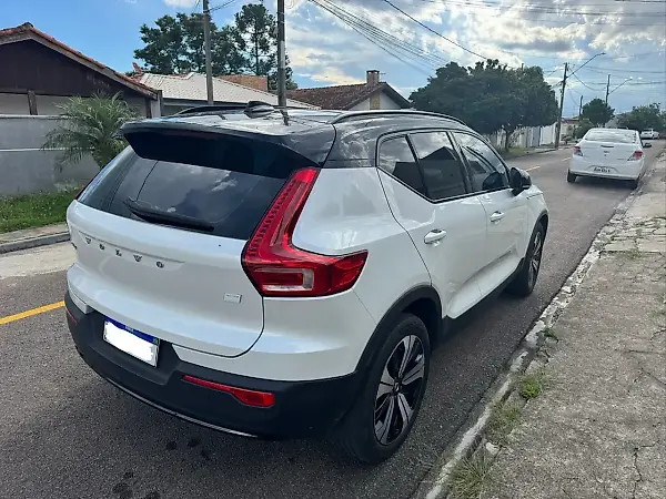 Volvo XC40 Recharge - Imagem 2