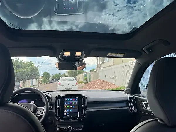 Volvo XC40 Recharge - Imagem 8