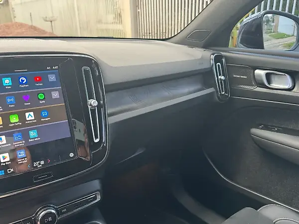 Volvo XC40 Recharge - Imagem 14
