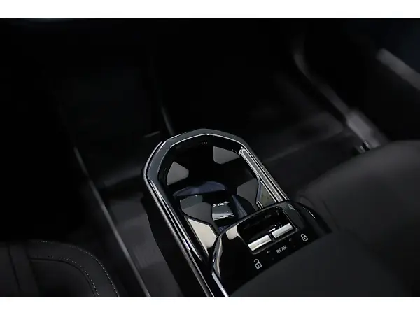 Volvo EX30 - Imagem 12