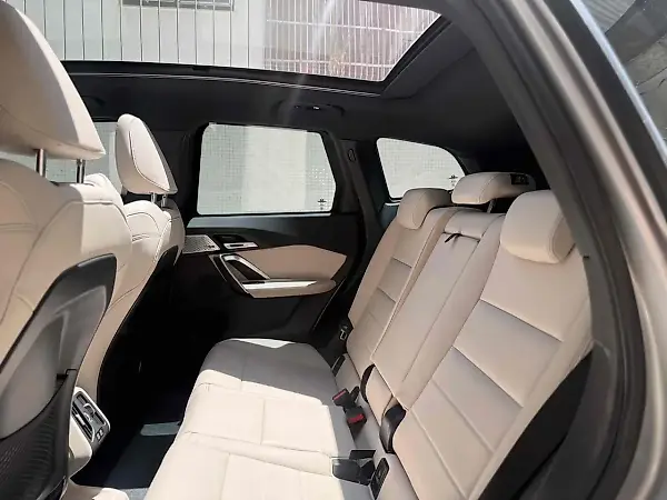 BMW IX1 - Imagem 10